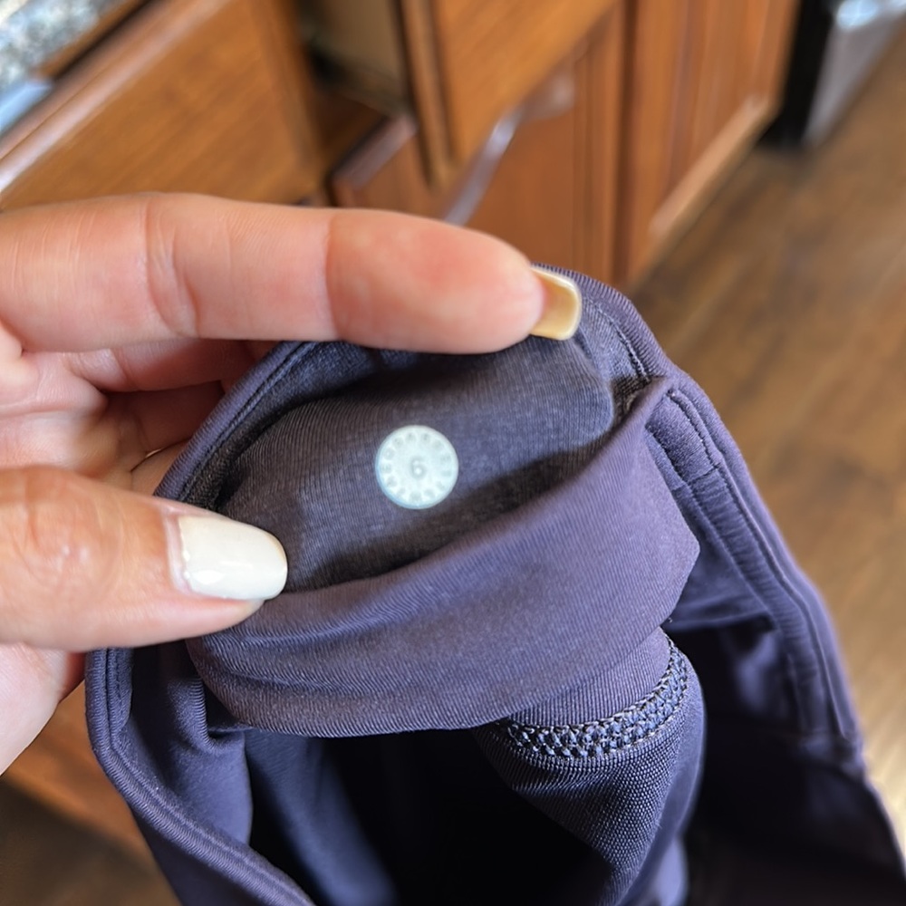 Lululemon HR lined Short - Picture 4 of 4